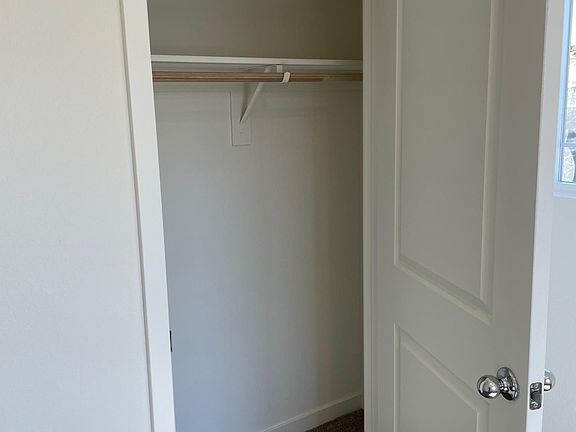 3rd image of 5201 Cumberland Dr