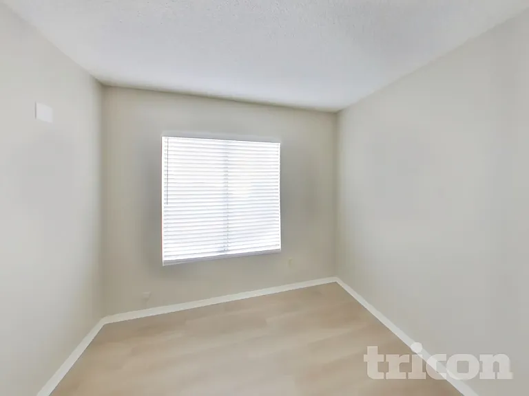 6219 W North Ln — Photo 10