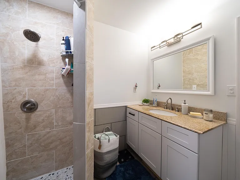 541 Coit Ave NE #1 — Photo 6