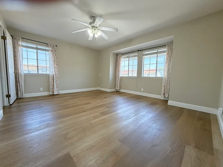 1066 Sandalwood Ln — Photo 24