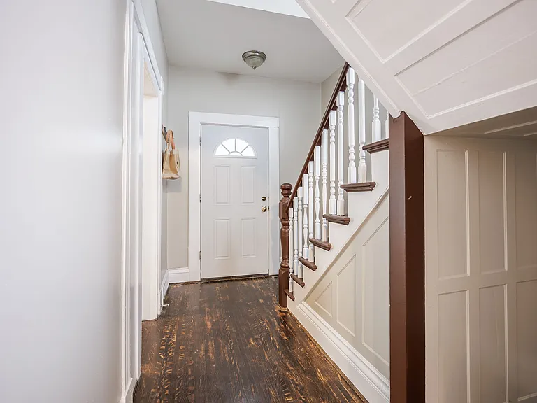 1146 S Plymouth Ave — Photo 7