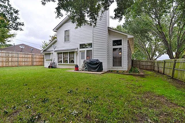 6404 Tempest Dr — Photo 26