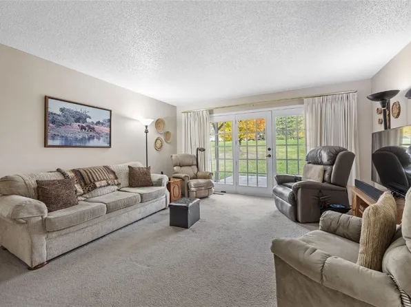 3607 Foxborough Ter NE APT A, Cedar Rapids, IA 52402