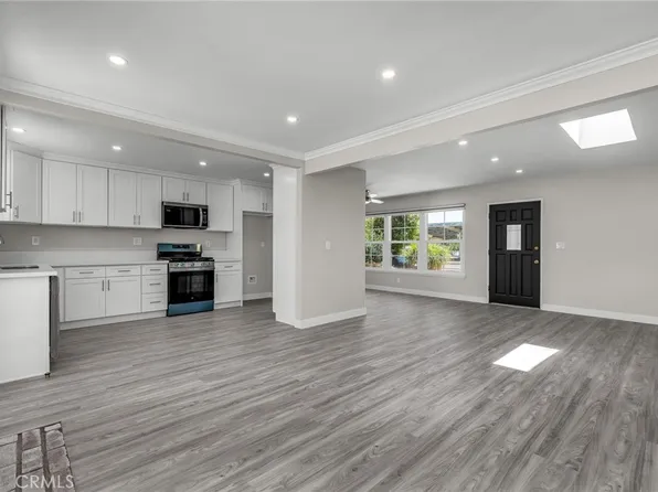 20431 Lassen St, Chatsworth, CA 91311