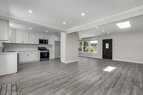 20431 Lassen St Photo 1