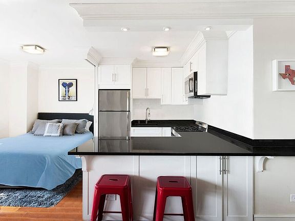 3rd image of 333 Pearl St APT 23A