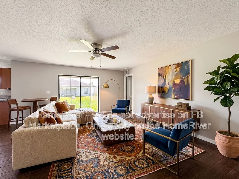 3 bed, 2.0 bath, 1629 sqft, $2,075 — Photo 2