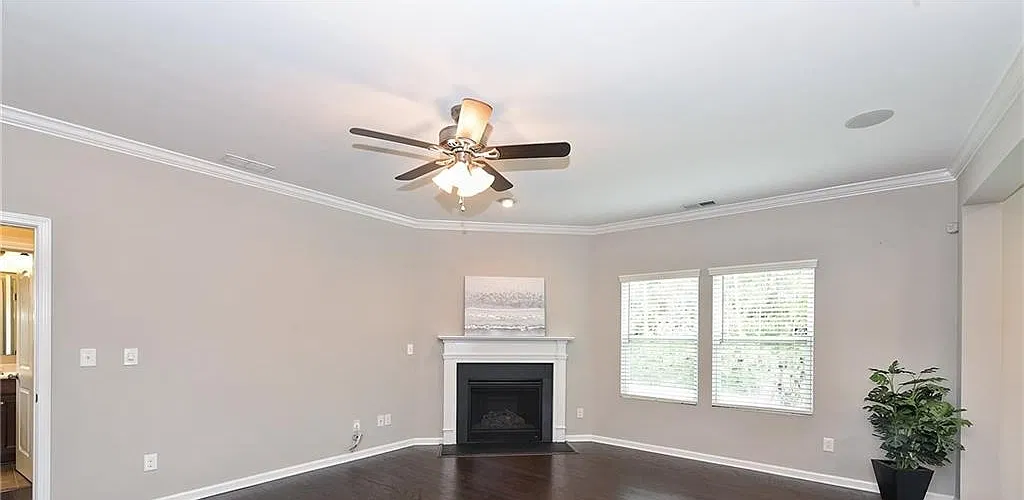 5 bed, 3266 sqft, $2,950 — Photo 4