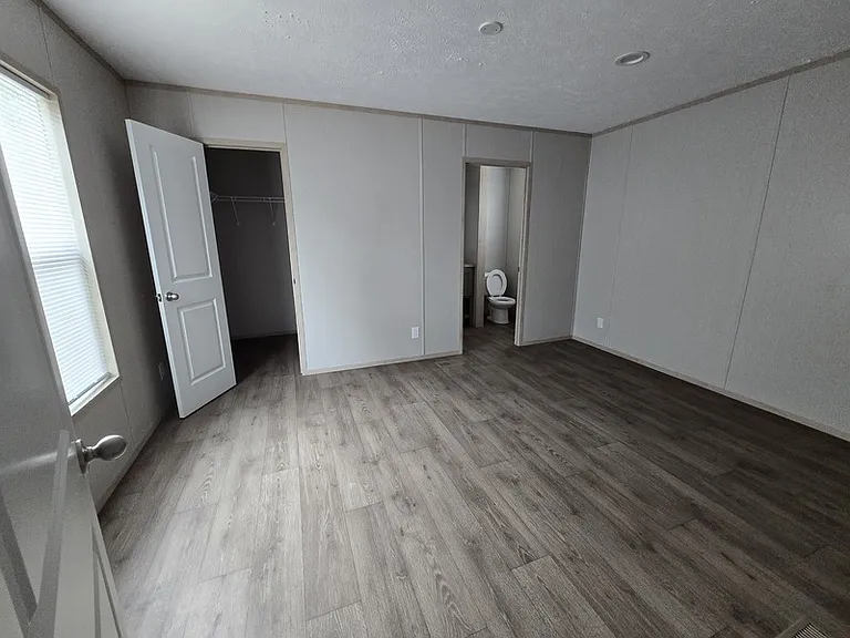1943 Boxwood Ln — Photo 11