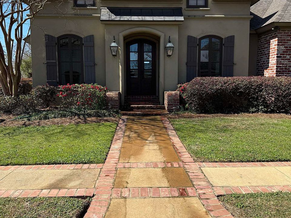 1st image of 2428 Destrehan Dr