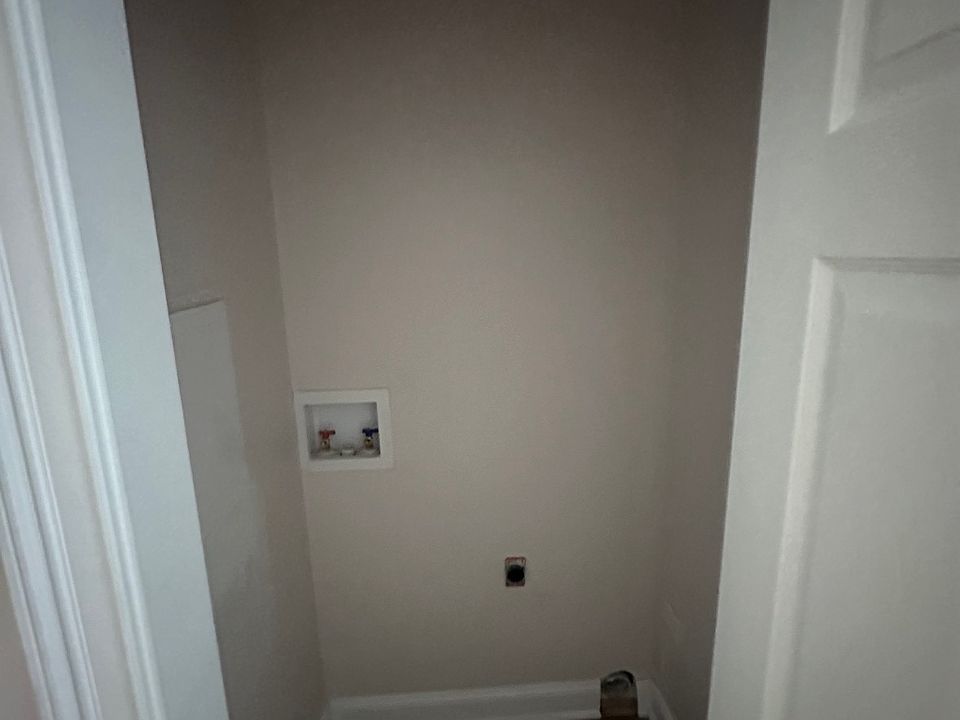 Washer and Dryer Hookup (In the hallway leading to the Kitchen)
