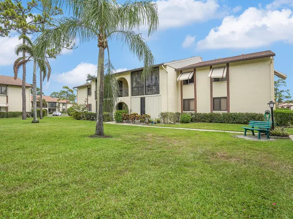 331 Knotty Pine Circle #C-1, Greenacres, FL 33463