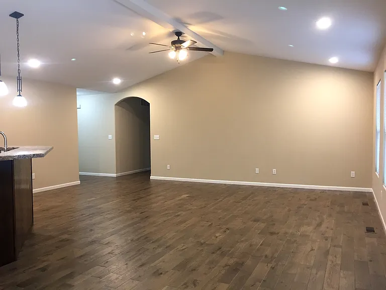 4039 Westminister Dr — Photo 5