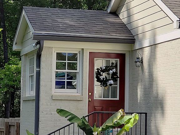 sun porch off 1st fl master