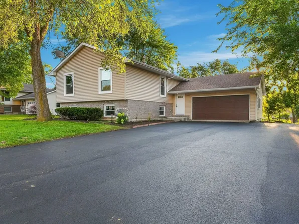23540 N Echo Lake Rd, Lake Zurich, IL 60047