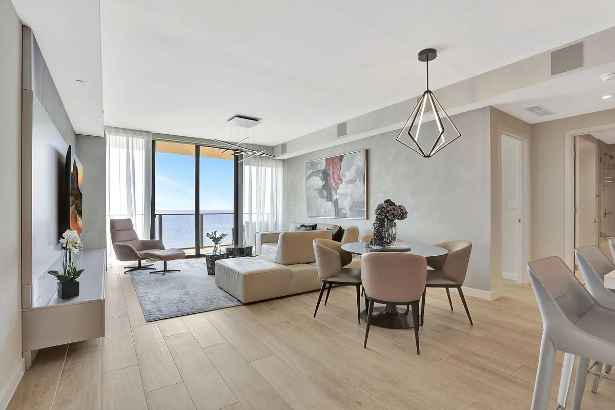 Building Photo - 1116 N Ocean Blvd #1102