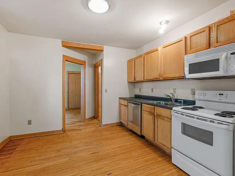 1815 Clinton Ave #1 — Photo 5