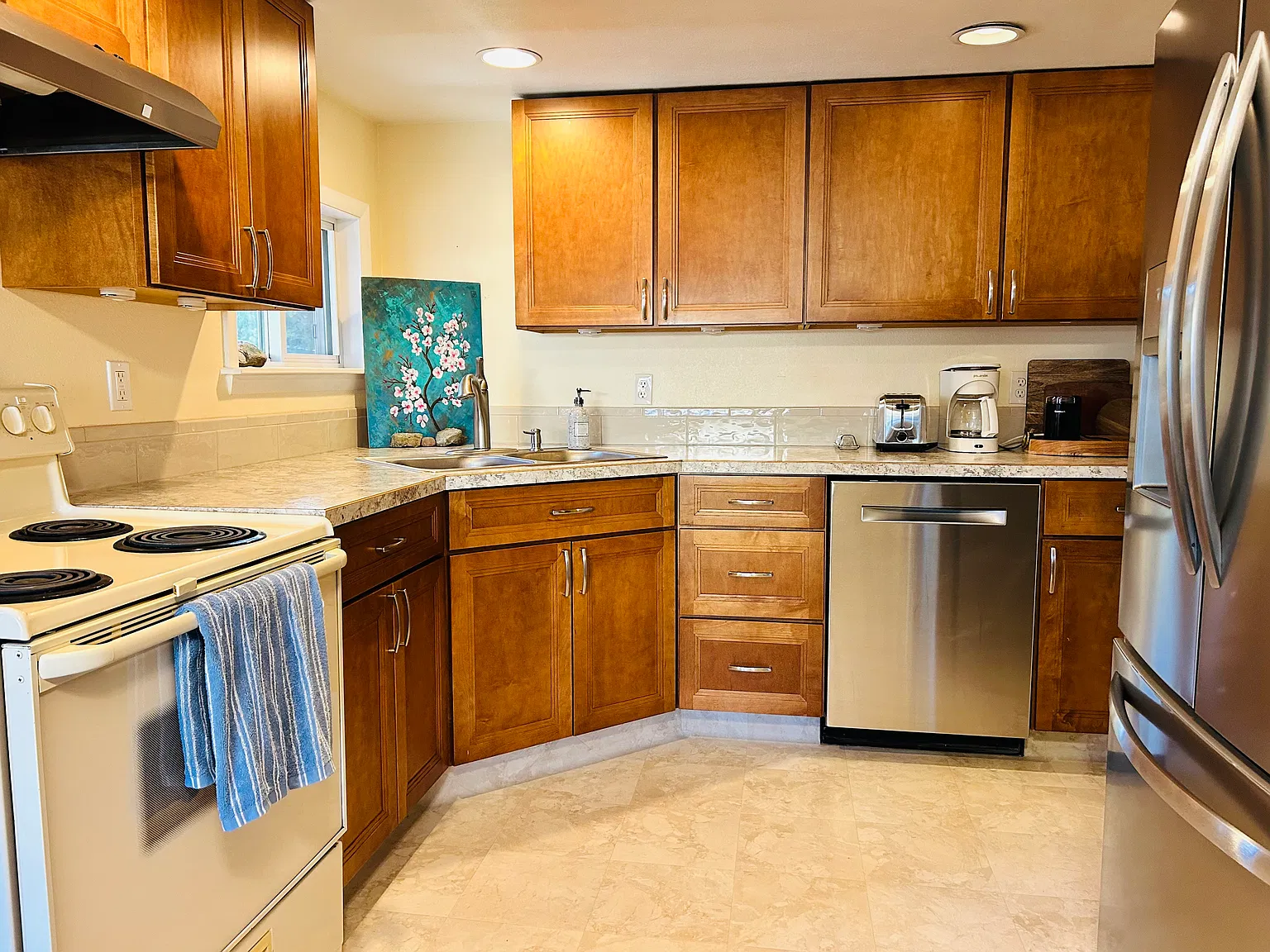 3 bed, 1021 sqft, $1,800 — Photo 3