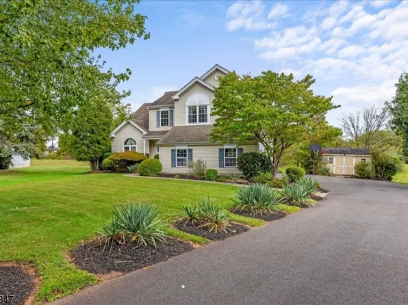 720 Colonial Ct, Branchburg Twp., NJ 08876