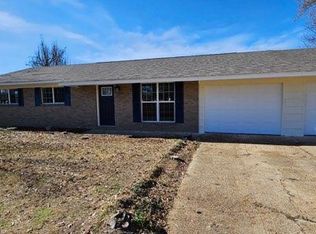 33 Happy St, Cleveland, MS 38732