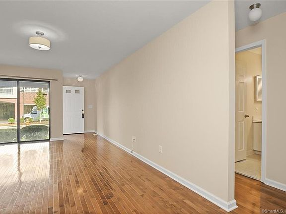 3rd image of 25 2nd St APT A3