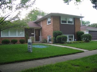 800 W Busse Ave, Mount Prospect, IL 60056