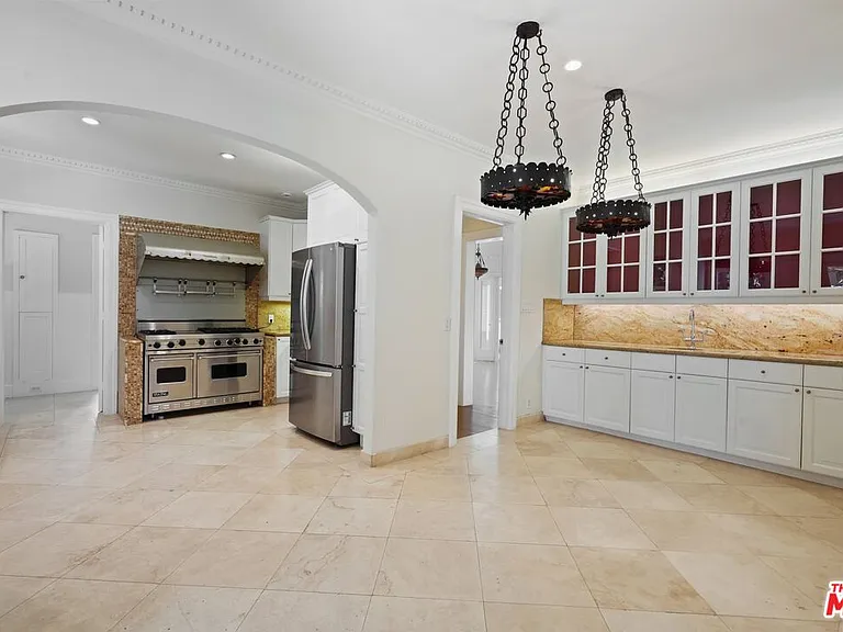 624 S Arden Blvd — Photo 28