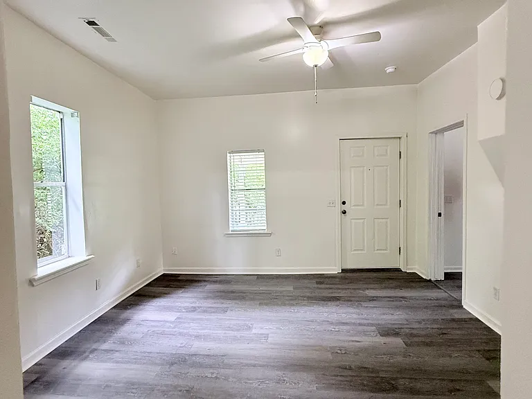 241 E Huntsville Rd — Photo 5