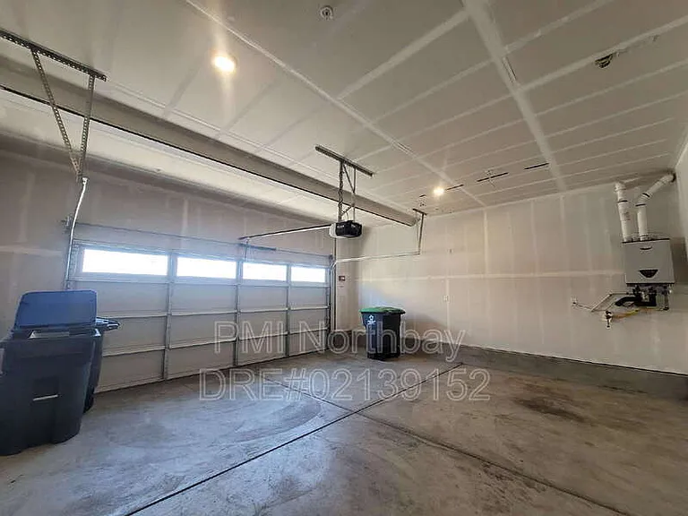 109 Clownfish St — Photo 19