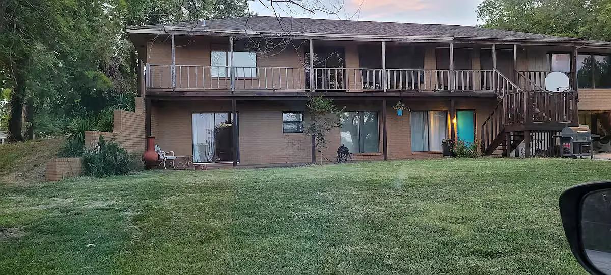 3 bed, 1400 sqft, $1,600 — Photo 1
