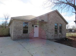 304 Peacock St, Cleburne, TX 76031