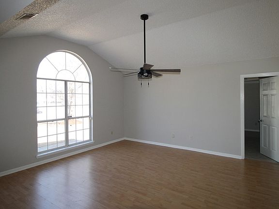 4th image of 4910 Ivandale Cir