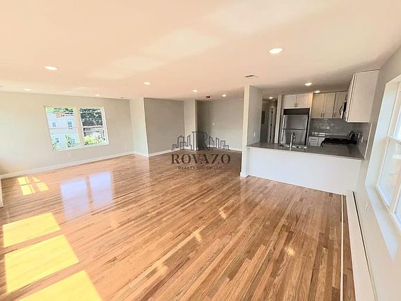3rd image of 530 S 18th St #1-2