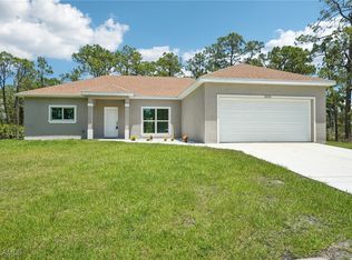3205 E 21st St, Alva, FL 33920