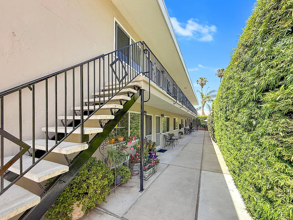 4835 Niagara Ave #5