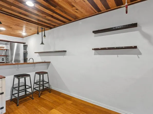 2450 Ashdale Dr #D-106, Austin, TX 78757