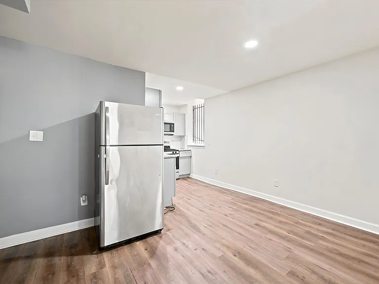 1721 W Tioga St #1 — Photo 6