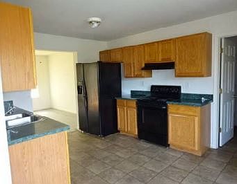 5th image of 204 John Stevens Dr