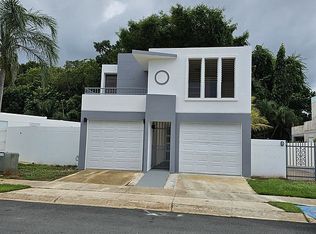 Calle Zirconia Urb, Dorado, PR 00646