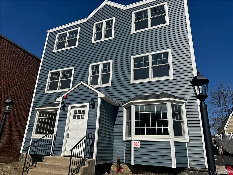 34 Bush Ave #2R — Photo 11