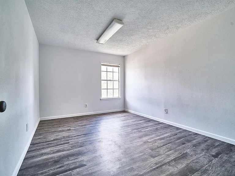 11011 Landsbury Ct — Photo 28