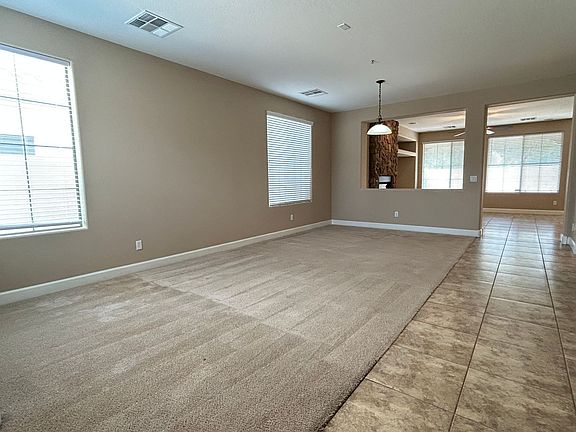 5th image of 300 W Wisteria Pl