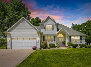 39 White Pine Rd, Geneseo, IL 61254