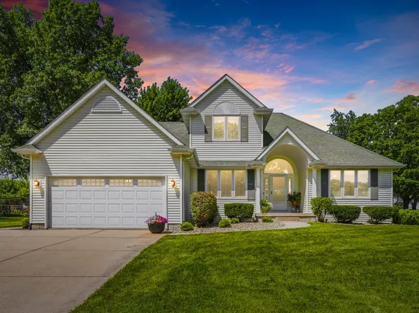 39 White Pine Rd, Geneseo, IL 61254