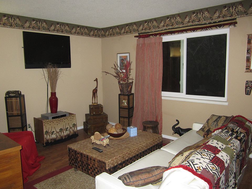 2nd image of 2094 Carmel Cir