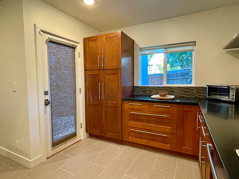 5619 Faust Ave — Photo 17
