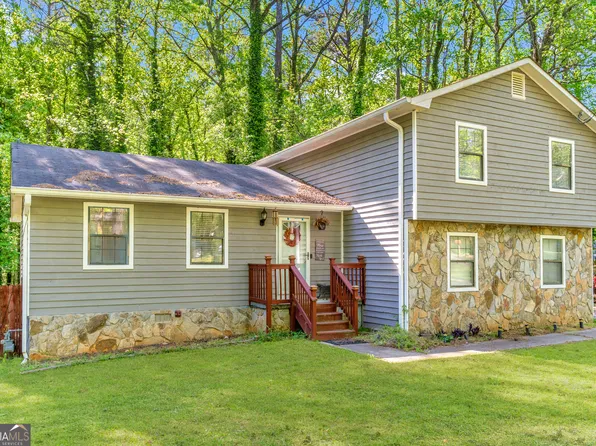 484 Aberdeen Dr, Stone Mountain, GA 30083