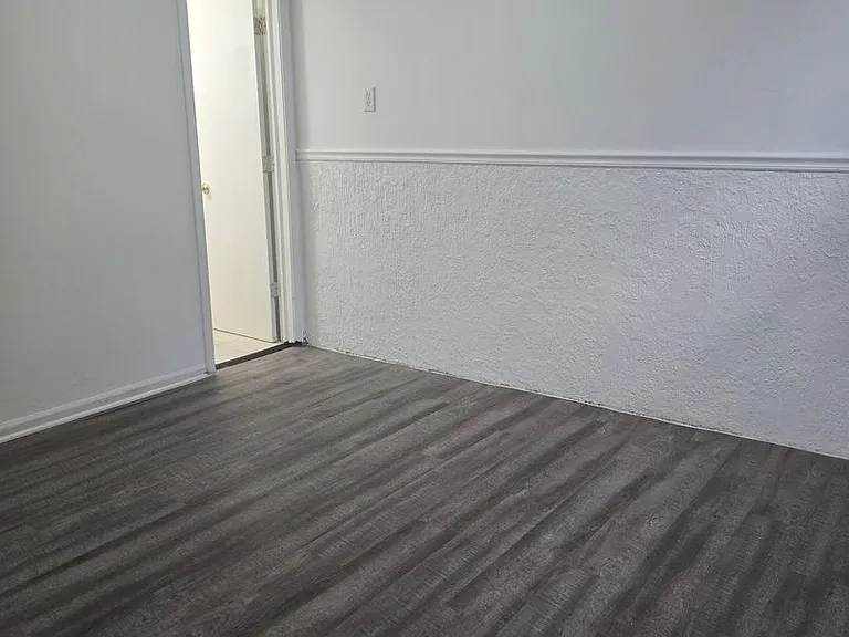 627 N Iowa St — Photo 4