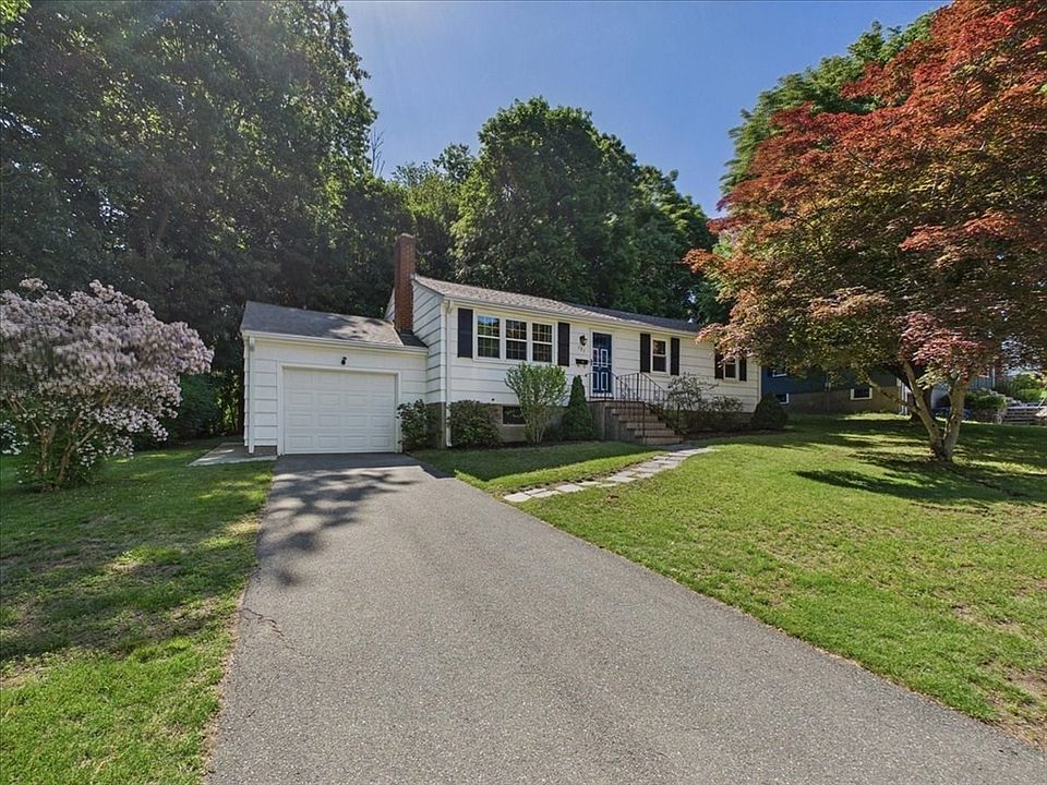 1st image of 121 Prospect St