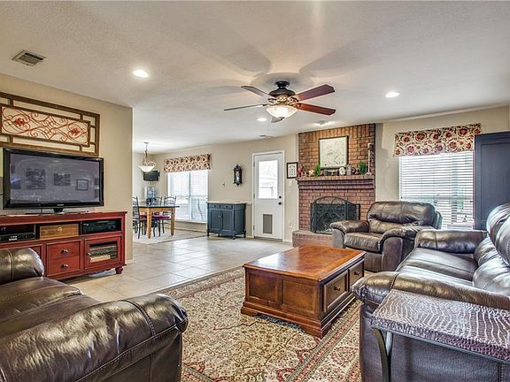 4th image of 1910 Campfire Ct